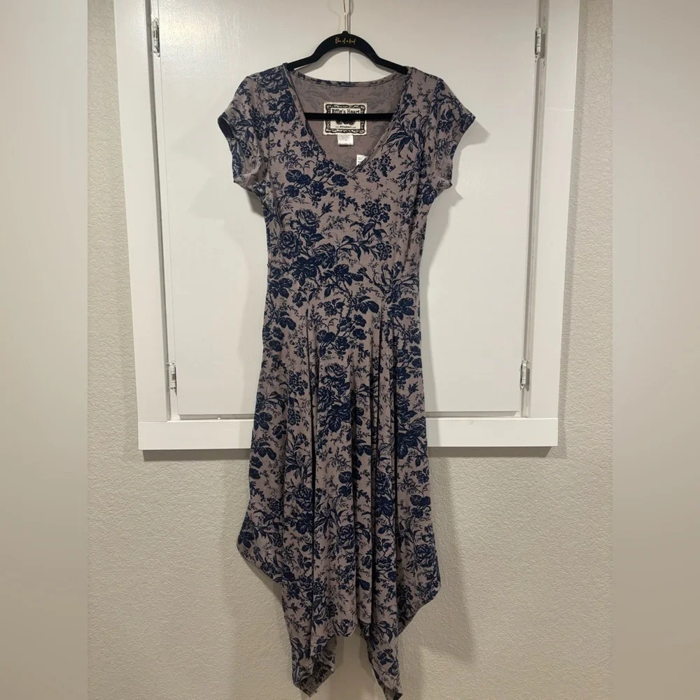 NWT Effie's Heart Tan Dress with Navy Floral Print - Picture 1 of 5
